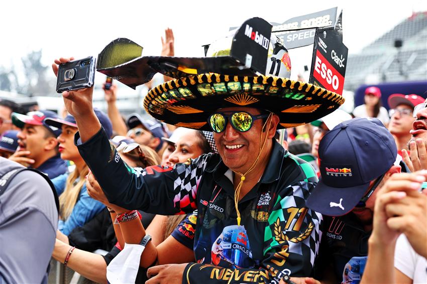 Mexico Fan in Hat