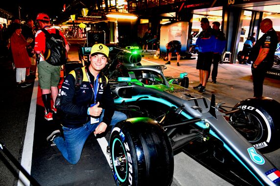 Melbourne race fan with F1 car