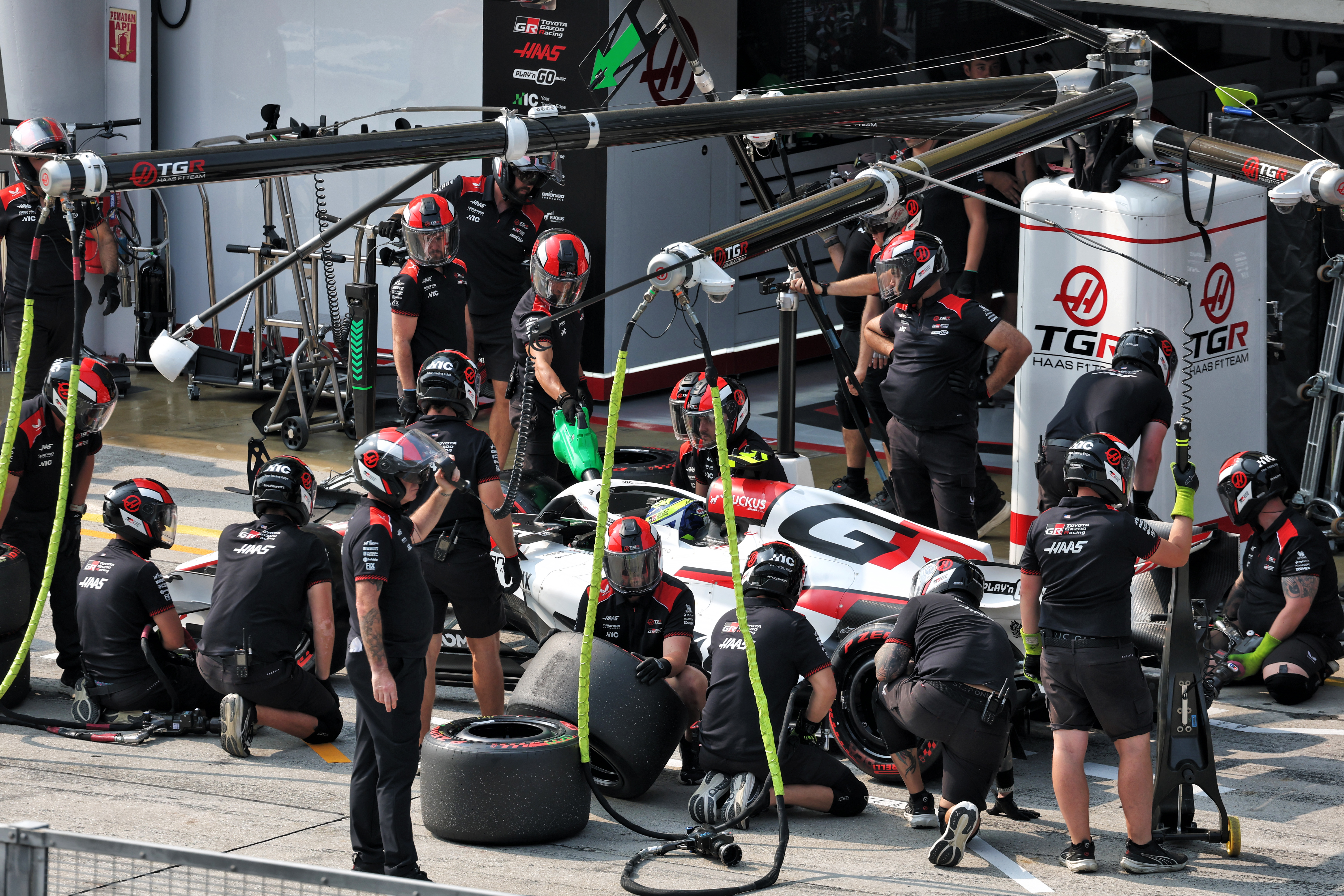 R) Haas F1 Team VF-26