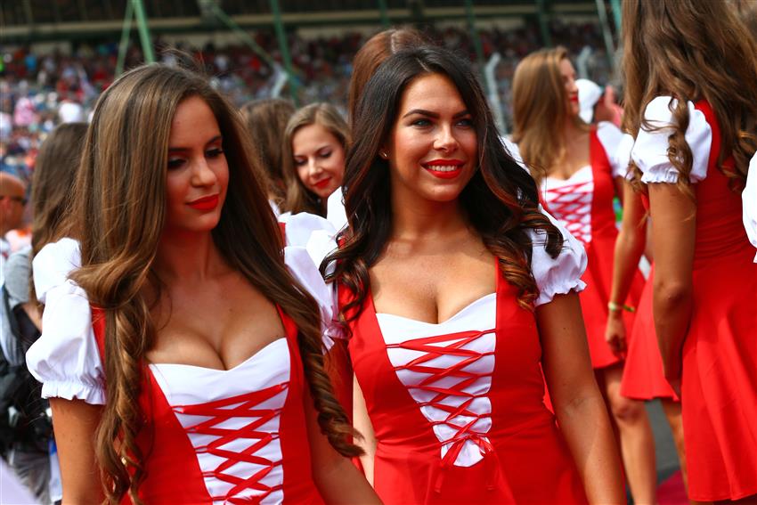 two grid girls in Hungary
