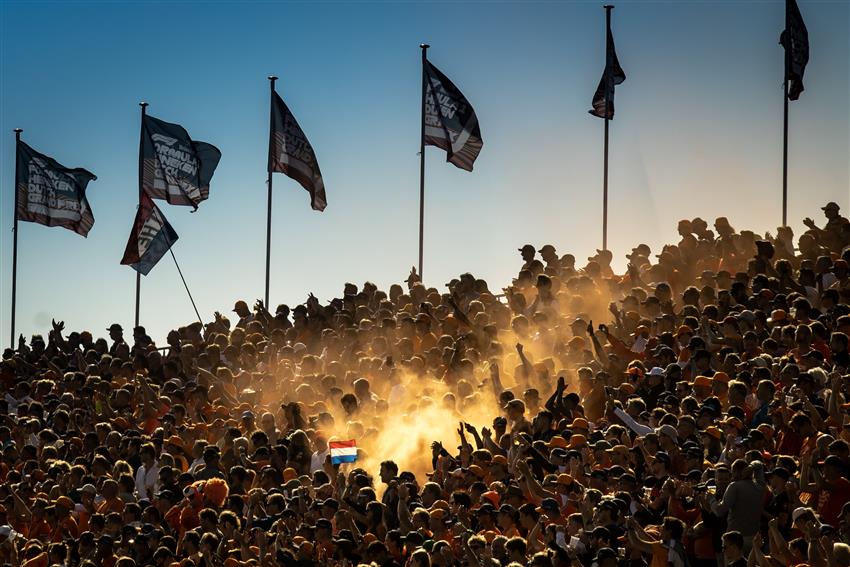 Holland grandstand with flare