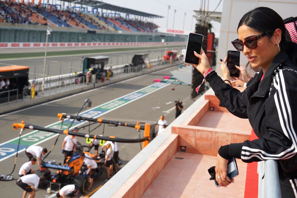 Paddock race view with fans