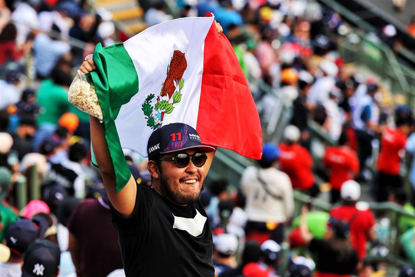 Mexico f1 fan with flag