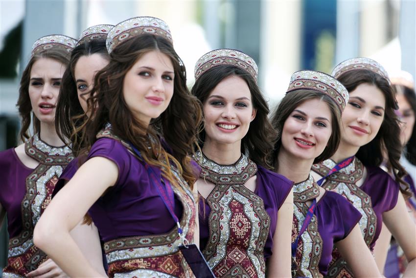 Baku F1 grid girls