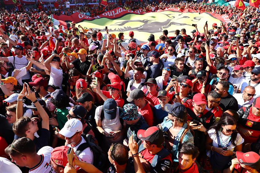 Ferrari fans giant flag