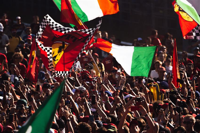 Monza, Ferrari flags